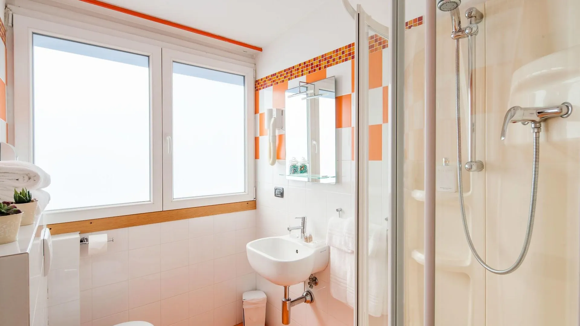 Albergo La Piazzetta Rapallo 2*,  Italy