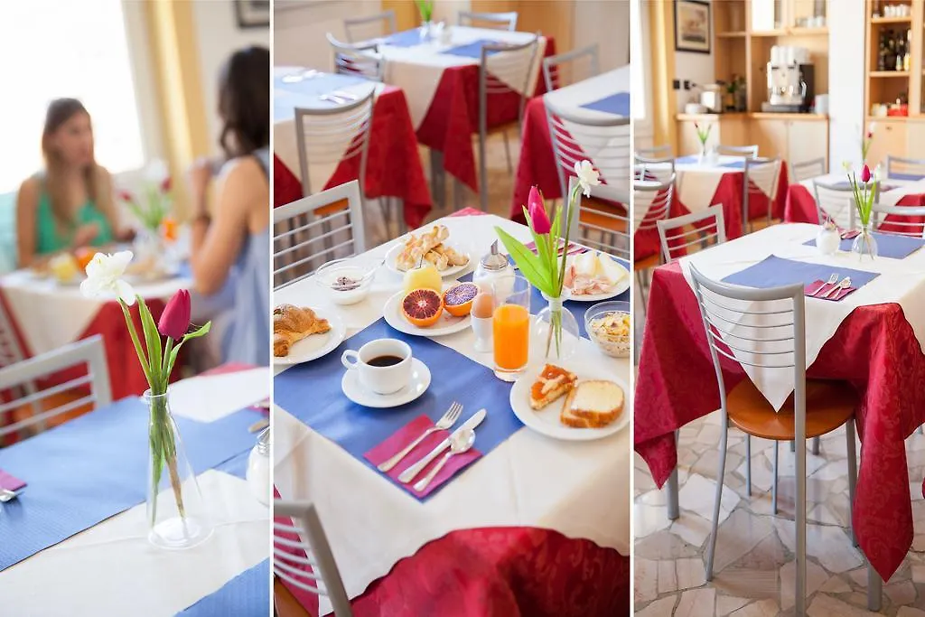 Albergo La Piazzetta Rapallo 2*,  Italy